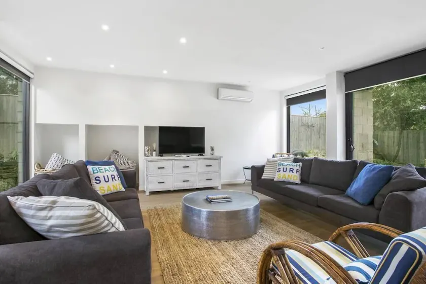 Generøs Grove, Barwon Heads - Image 1