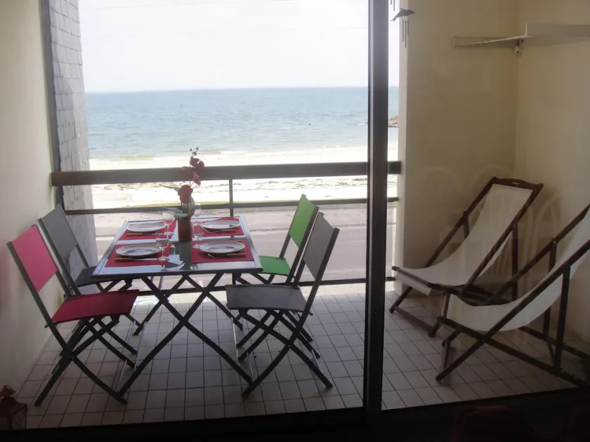 Appartement dans residence calme face à la plage vue Mer - Image 1