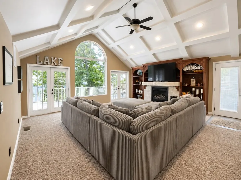 Riviera Paradise Lake Luxury - Image 1