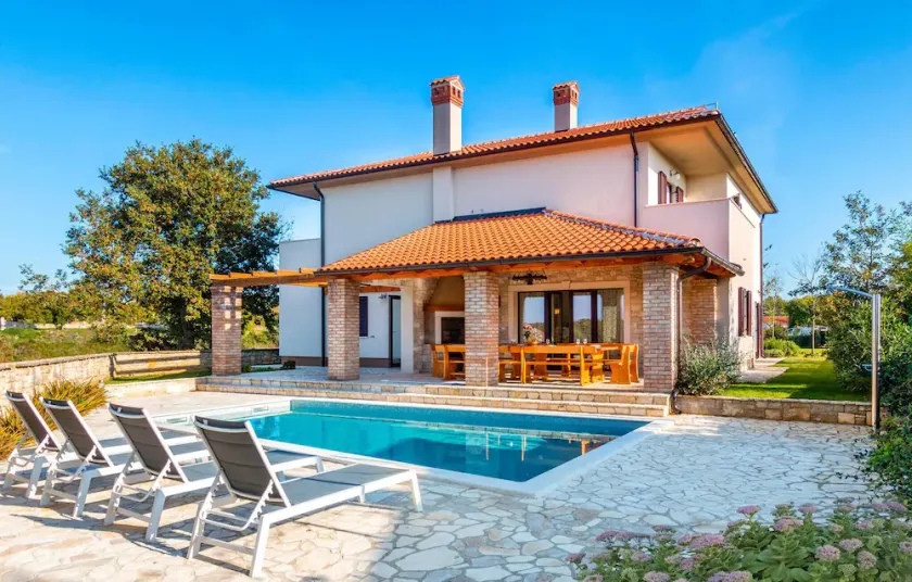 Awesome Home In Krmed - Image 1