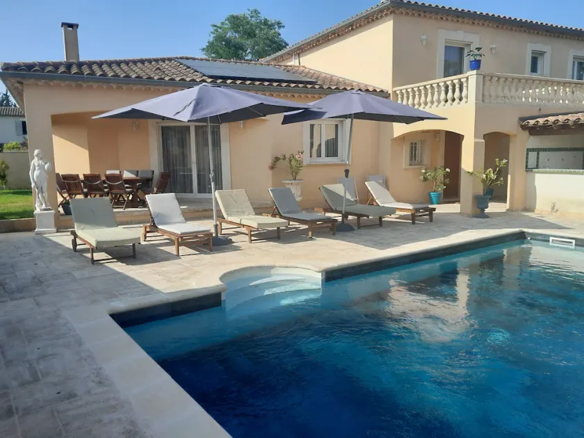 Beautiful spacious house, comfortable, quiet. while being close to shops - Image 1