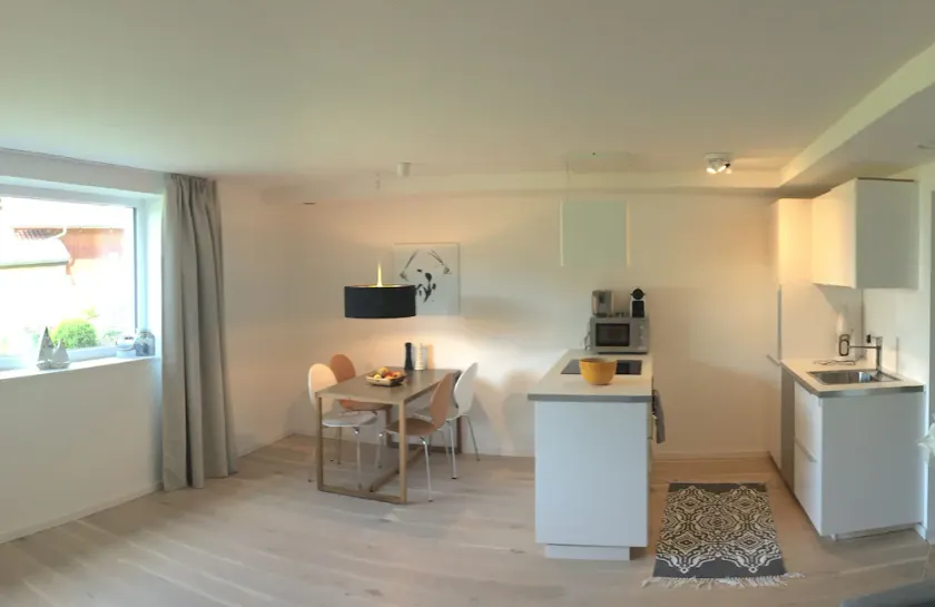Ljusa och moderna lägenhet bara 100 meter från stranden på Ammersee - Image 1