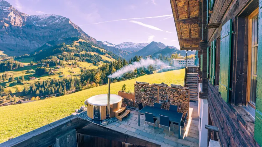 Chalet Rösi - Ferienwohnung mit Hot Pot & Bergsicht - Image 1