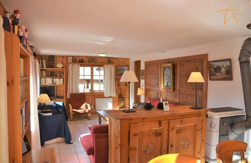 Udenfor: 6 værelse chalet, beliggende på den gamle landsbyvej, krydsende balkon, til 10 pers - Image 1