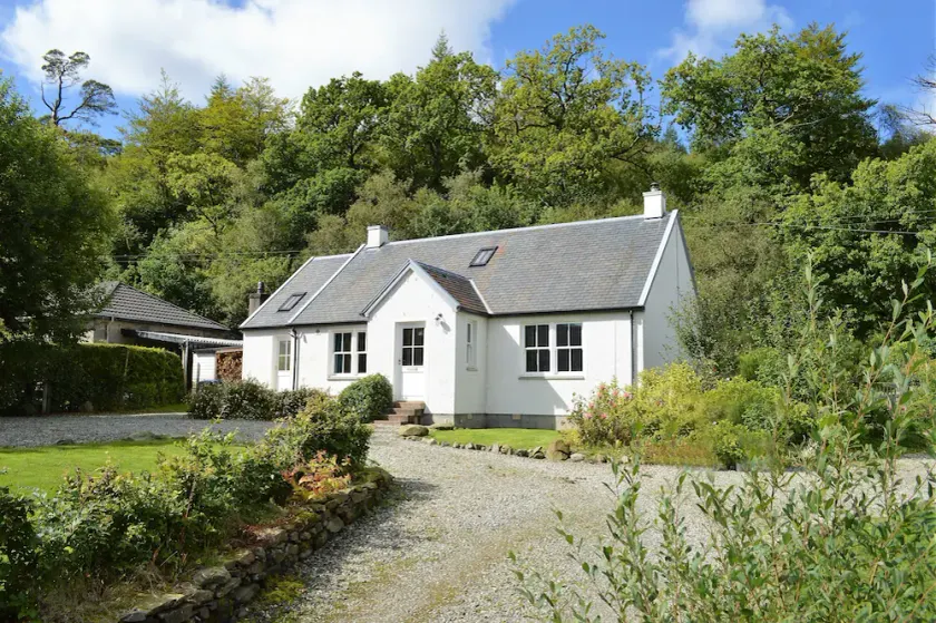Teal Cottage, shoreline placering, pet friendly, 4 sovepladser, begge soveværelser en-suite - Image 1