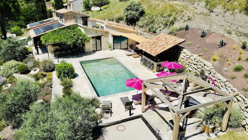 Stone house, swimming pool, spa, pétanque court, outdoor bar  - Image 1