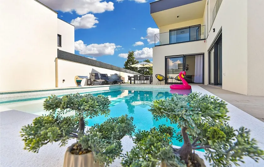 Gorgeous Home In Peroj - Image 1