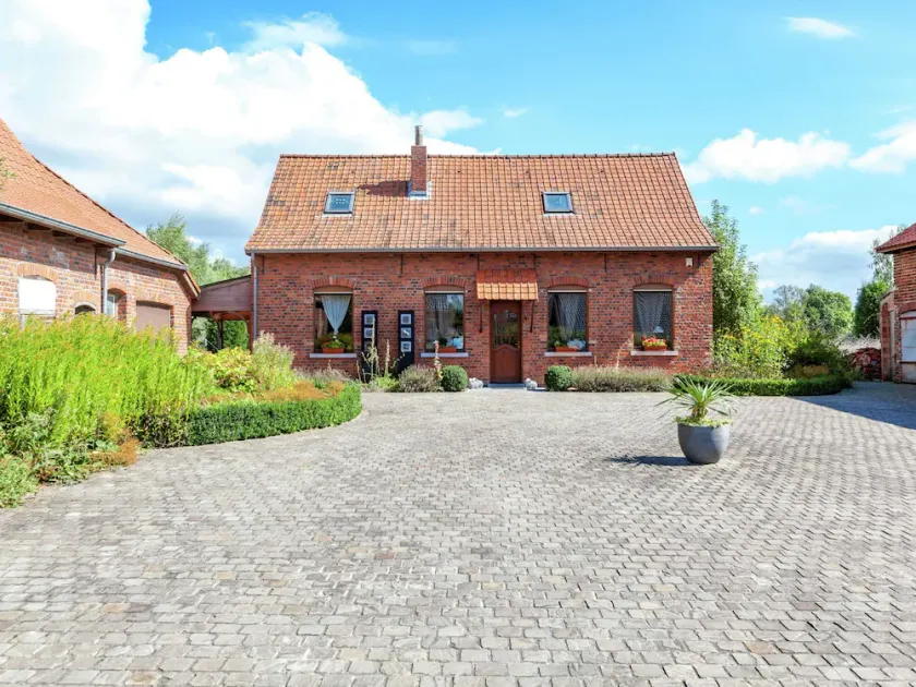 Spacious Family Home - Image 1