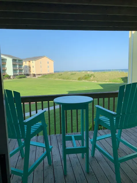 #1 Vrbo Rated Surf City Condo!  1 min walk to Beach & Pool!  1 Bedroom + Bunks 😃 - Image 1