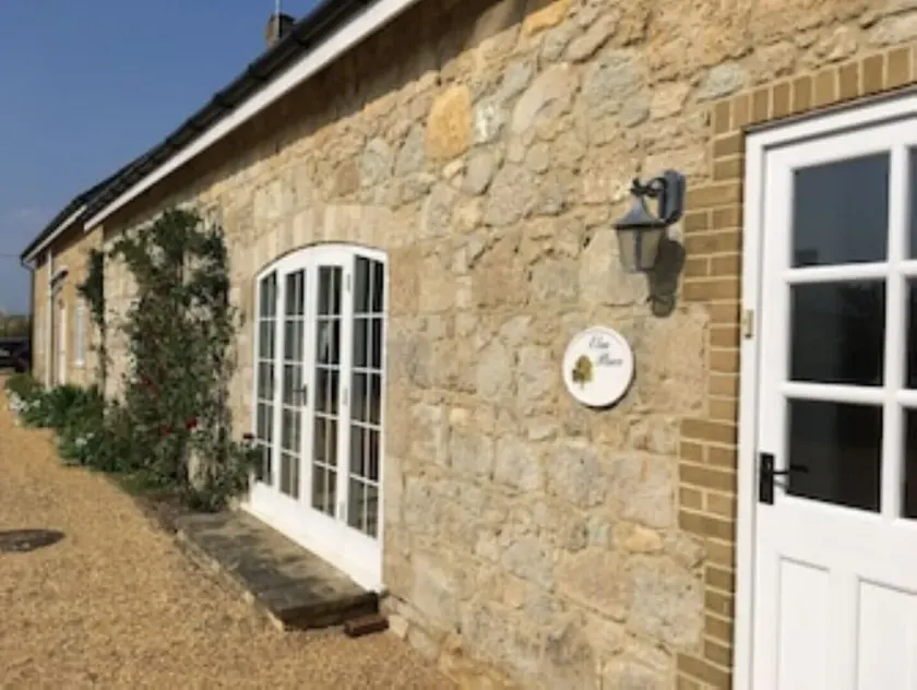Beautifully converted stone cottage in the heart of the Isle of Wight 773 - Image 1