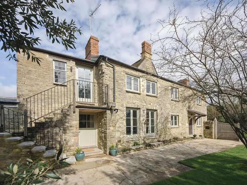2 bedroom accommodation in Middle Barton, near Chipping Norton - Image 1