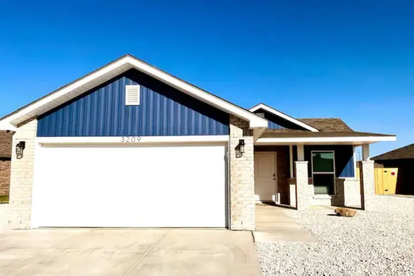 ROCK&ROLL~KING BED-TEXAS TECH-LUBBOCK- NEW-3 BDRM SLEEPS 6 - Image 1