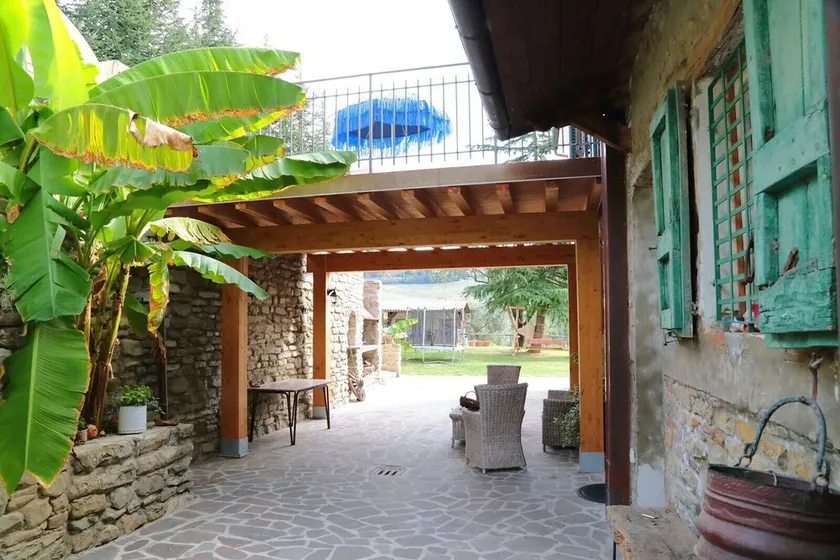 Casa vacanze \"Re Piano appartamento Le Rondini\" con Vista Lago, Sauna & Wi-Fi - Image 1