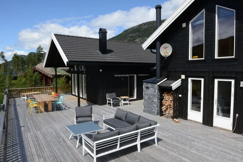 Luksus sommerhus midt i naturen og direkte ved Vravatn - Image 1