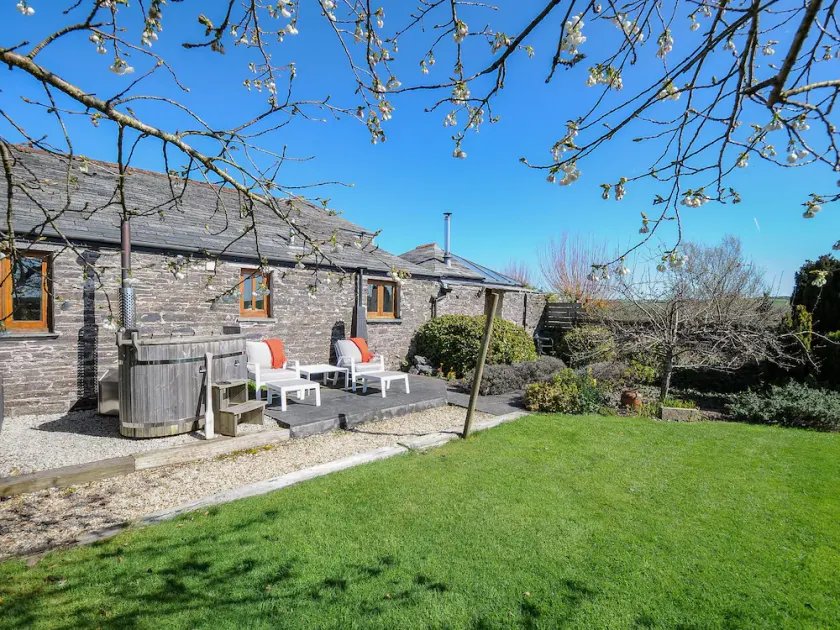 Swallow Barn, ST KEW - Image 1