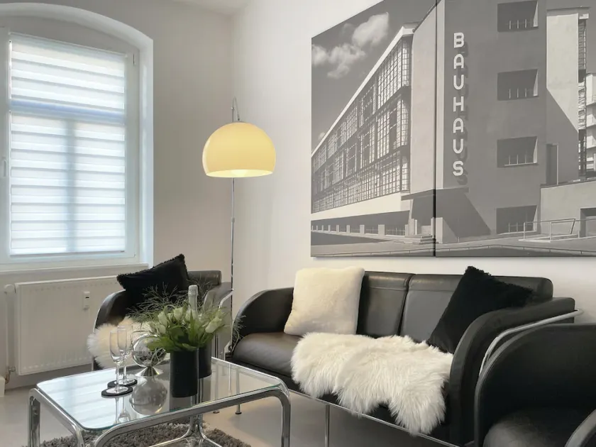 BAUHAUS Design-Luxus Apartment, 20er Jahre Stil, Garten - Image 1