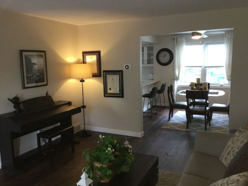 Beautiful North End Executive Retreat - Image 1