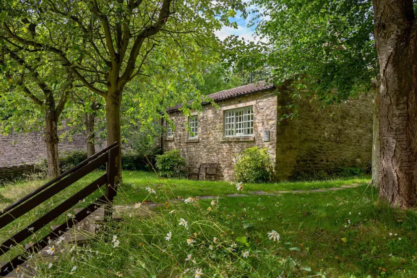 The Old Potting Shed - Image 1