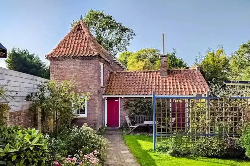 Casa com personalidade na arquitetura da escola Amsterdamse - Image 1