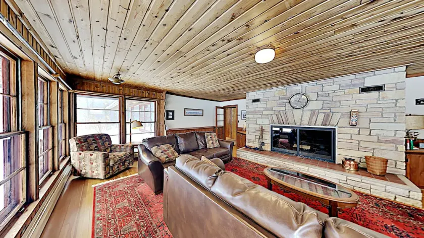 5 Bedroom 5 Bath Pet Friendly Cabin On 5,000 Acre Lake Near Hayward - Image 1