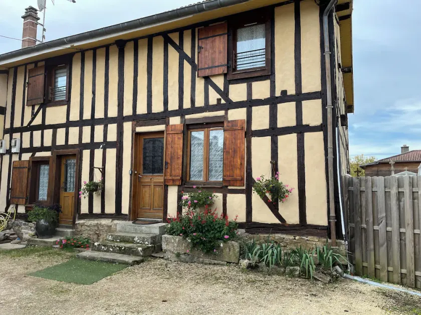 Welcome to the Gîte air du Temps spa available in summer - Image 1