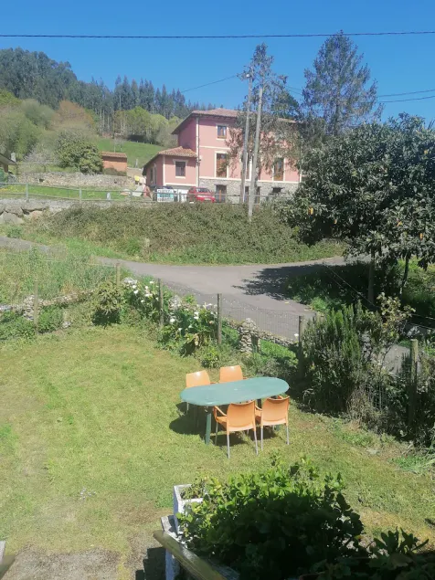 Apartment in a rural house with a large garden 5 minutes from the beach - Image 1