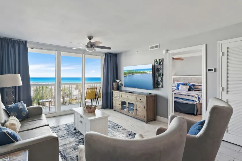 Pelican Beach Upgraded 2 chambres -sur la plage- - Image 1