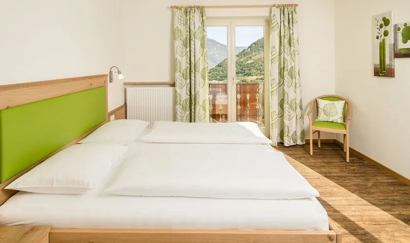 Holiday Apartment 'Rasnerhof Ferienwohnung Meran' with Mountain View, Balcony & Wi-Fi - Image 1