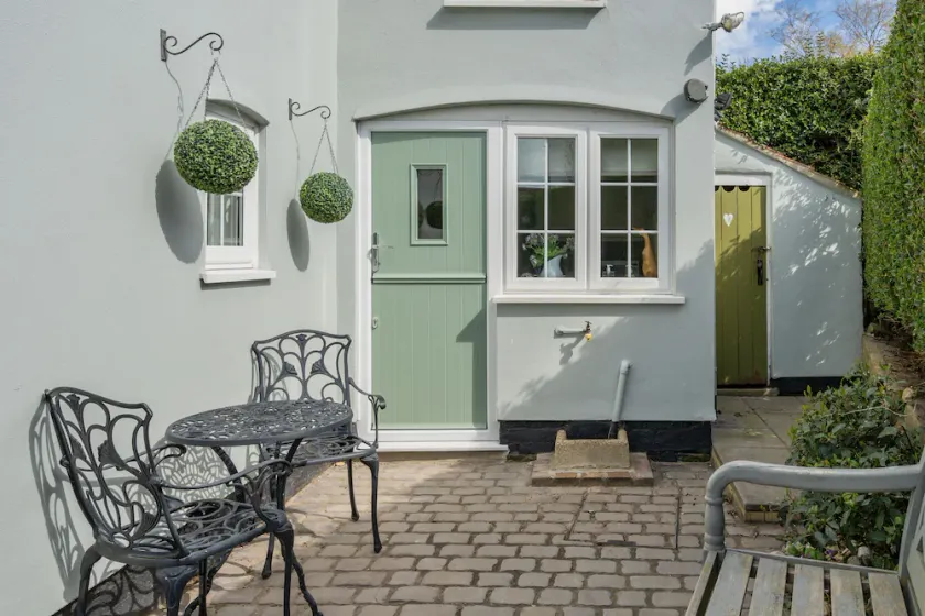 April Cottage by Winterton Cottages - Image 1