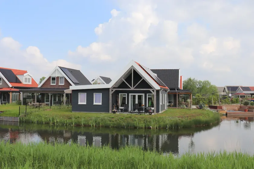 Nice holiday home near the waterfront - Image 1