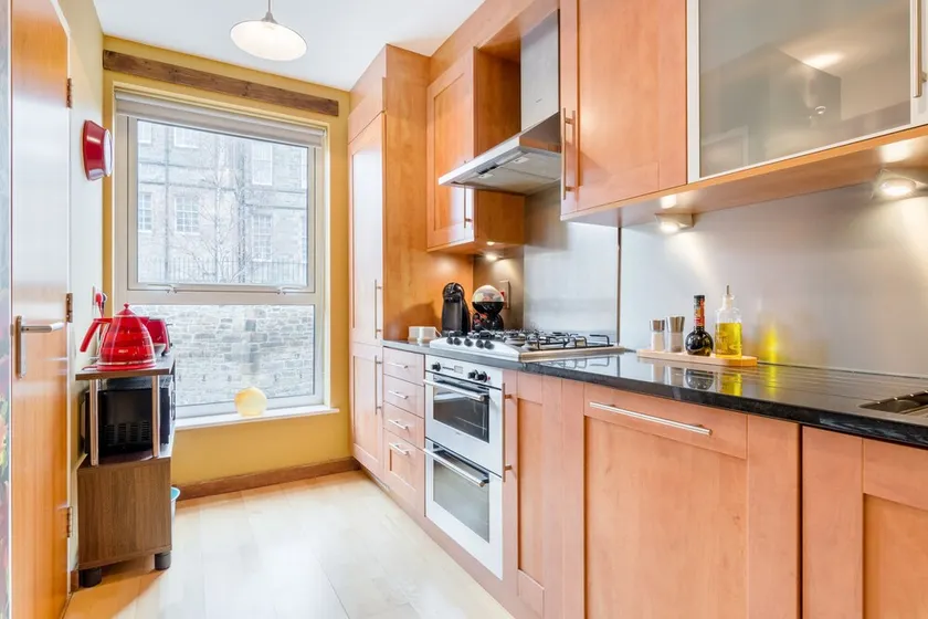 Quirky 1 Bedroom Apartment next to Holyrood Palace - Image 1