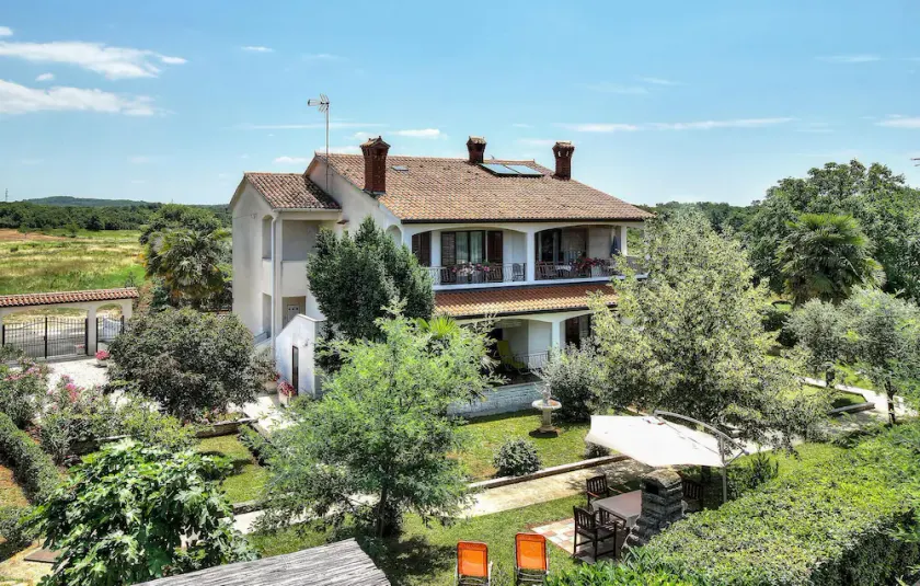 2 bedroom nice apartment in Porec - Image 1