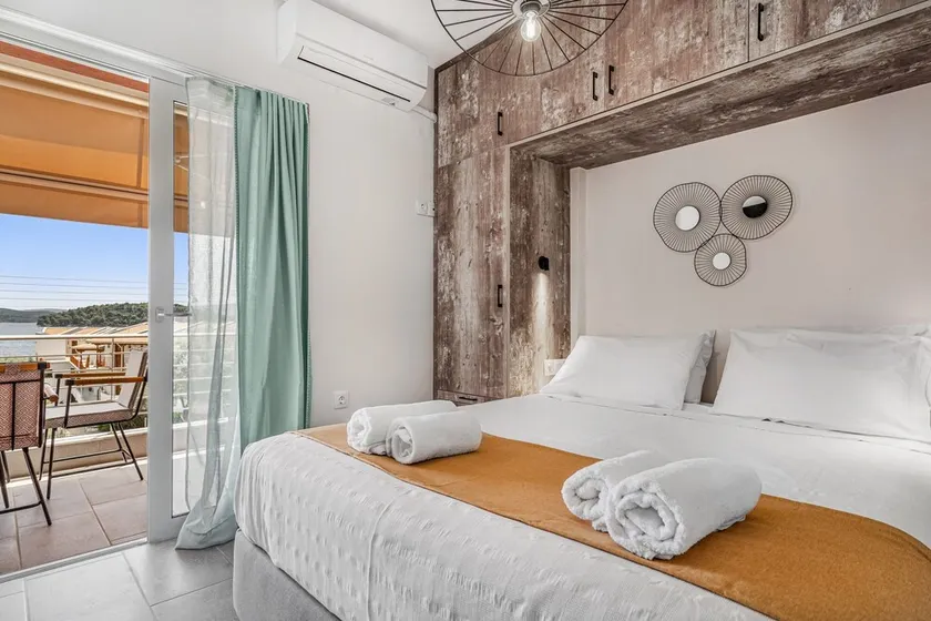 Apartment 'Mella Roa Amber' with Sea View, Wi-Fi and Air Conditioning - Image 1