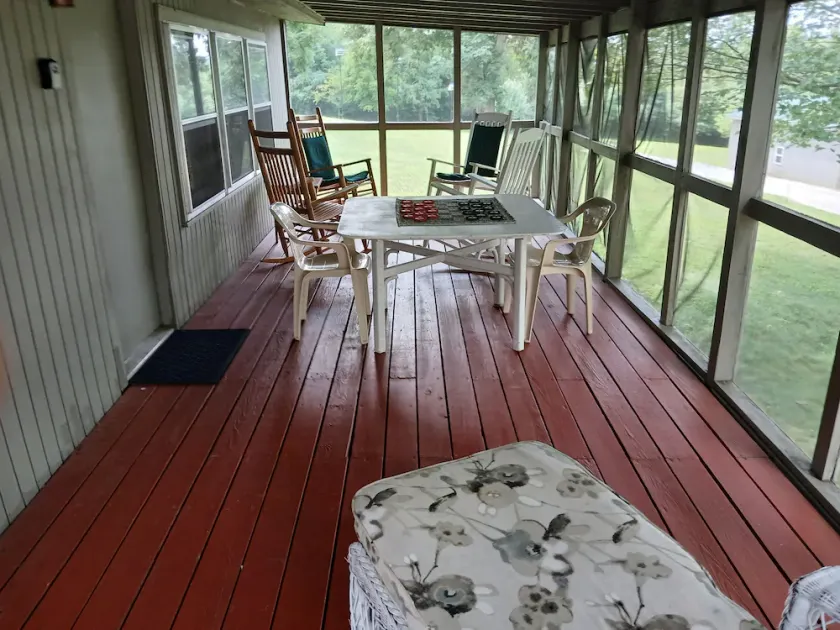 Cozy Retreat: Your Serene Lakeside Haven near Patoka Lake in Southern Indiana - Image 1