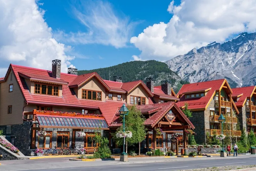 Superior King Room in Downtown Banff - Image 1