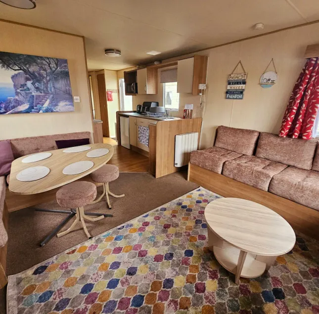 3 Bedrooms, 8 Berth Caravan, Lyons Robin Hood in Rhyl - Image 1