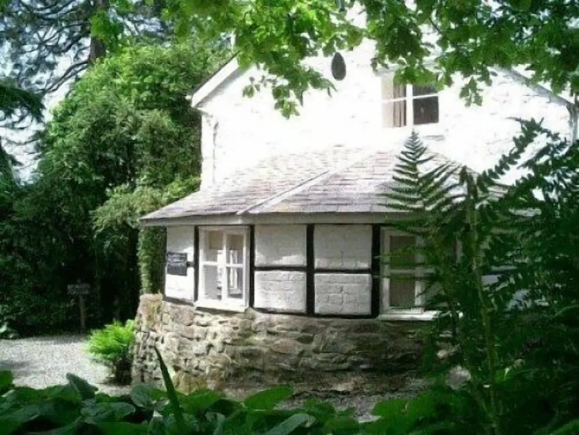 The Pool Cottage - Image 1