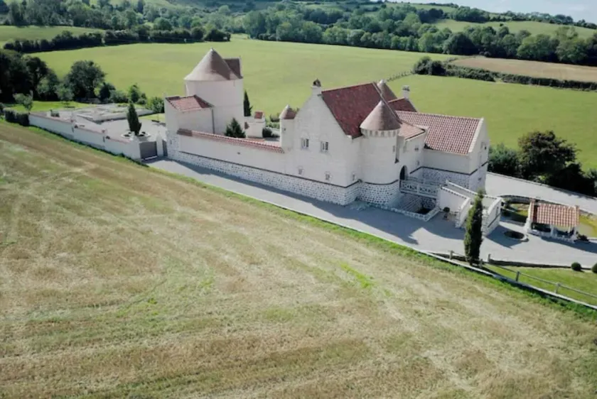 La tour de la claustrale atypical accommodation change of scenery and tranquillity guaranteed  - Image 1