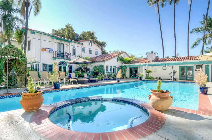 VILLA  ESCONDIDO stunning one of a kind luxury suite with views and a pool - Image 1