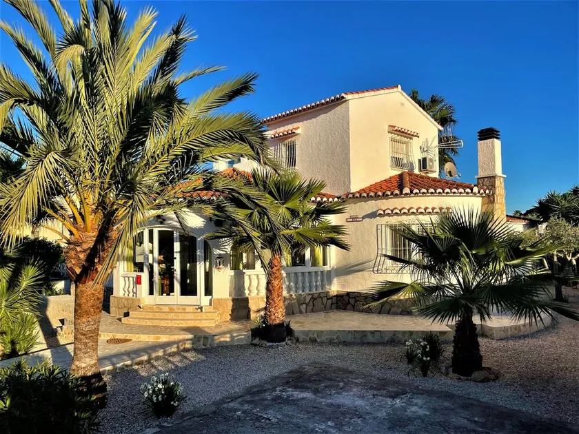 Villa Eva, schöne Villa , freistehend mit eigenem Pool, 500 m zum Sandstrand - Image 1