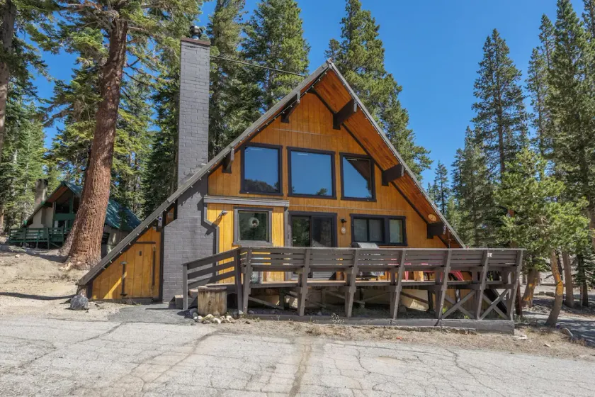 Chalet 11 by Mammoth Mountain Chalets - Image 1