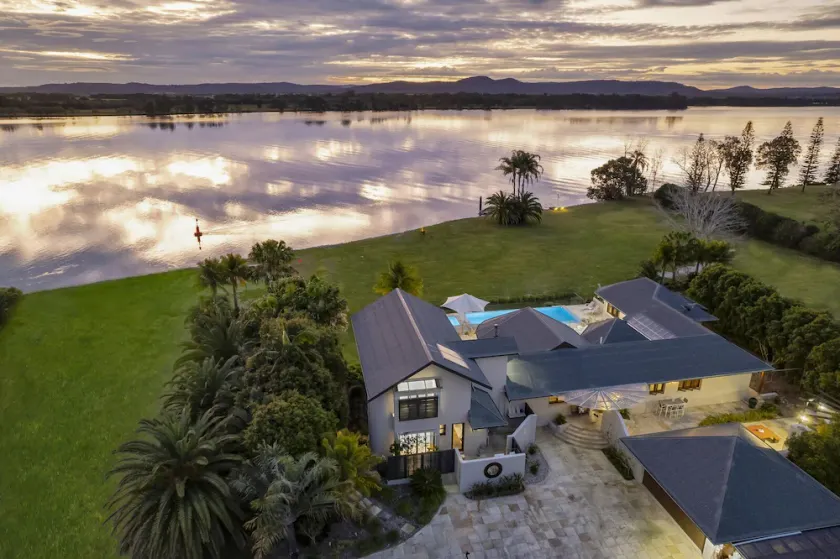 The Palms Yamba - Private luxurious riverfront estate! - Image 1