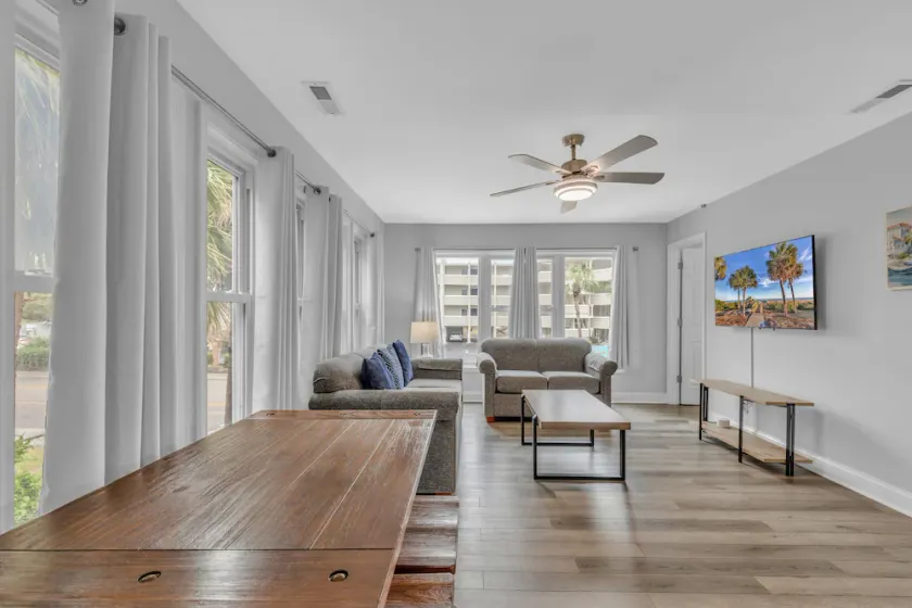 Spacious 2 BR Retreat- Island Palms C1 - Image 1