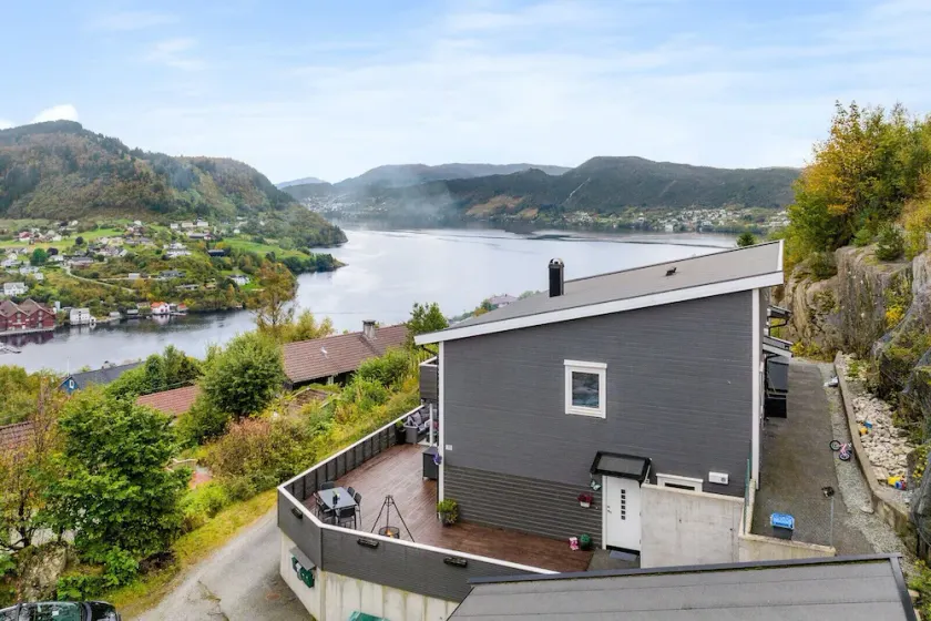 Modern apartment with fantastic mountain and fjord  views! - Image 1