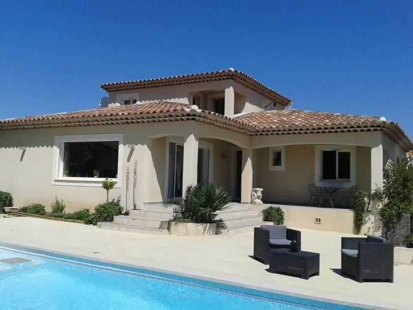 4 bedroom villa in istres - Image 1