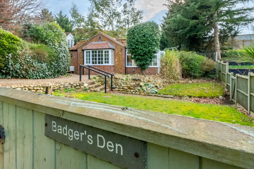 Badgers Den - Image 1