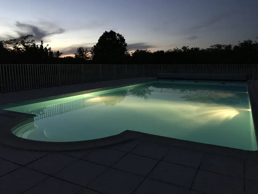 Charentaise 8 Personnes Avec Piscine à 25 Minutes de L'océan - Image 1
