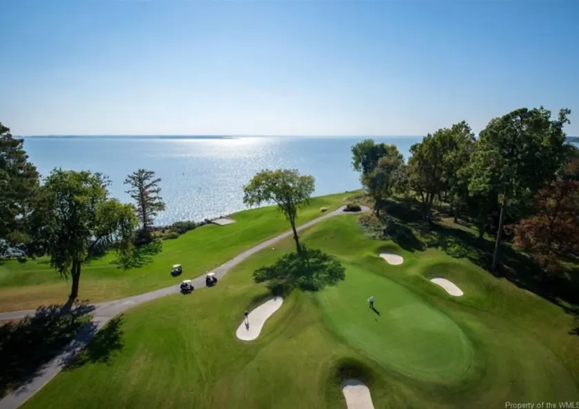 Walk to beaches, large beautiful 2bdrm two bath, \"Kingsmill on the James\" - Image 1
