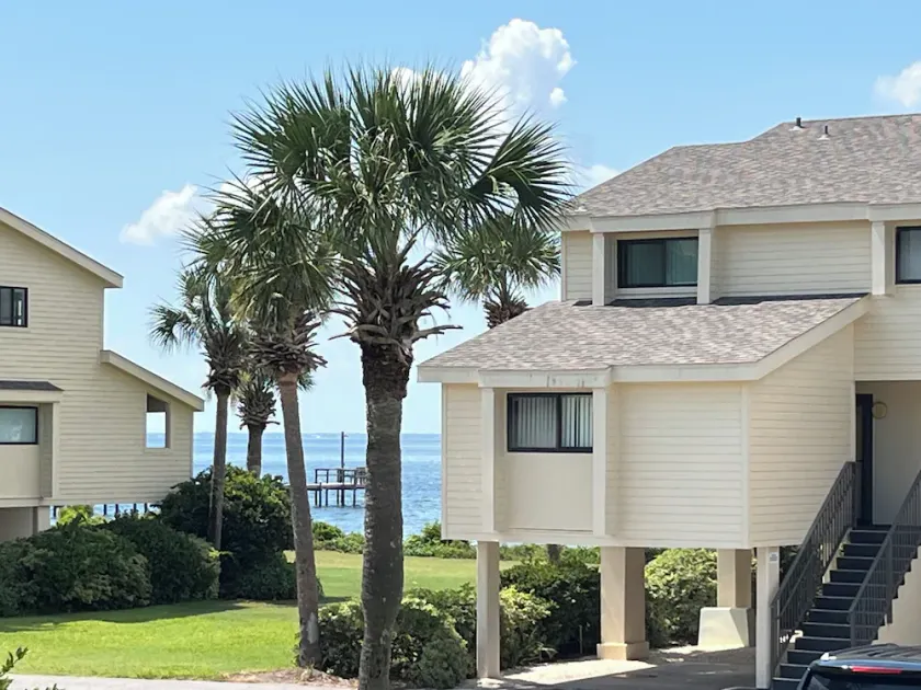 Updated ROOMY 3 bedroom Waterview w/Pool Sleeps 9 -Pool, Pier, Tennis/Pickleball - Image 1