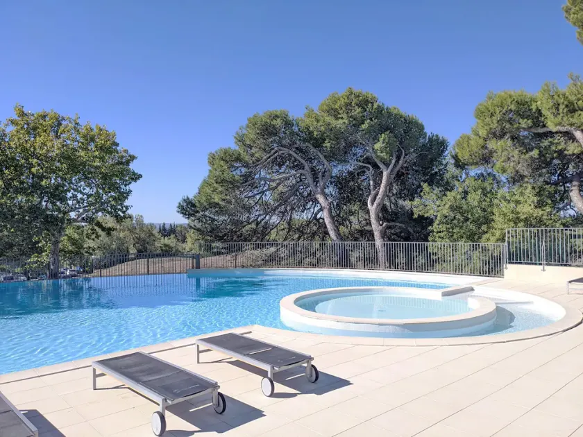 Allura Golf Appartement, au Coeur du Luberon, Belle Vue, Piscine - Image 1